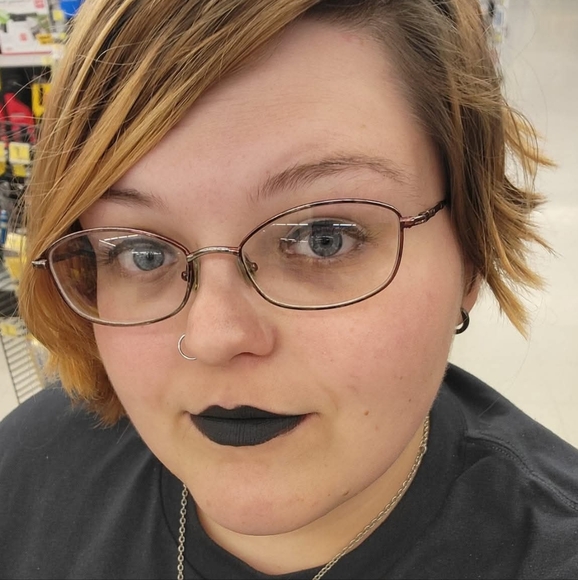 Meet your Posher, Delores - Picture 1 of 1